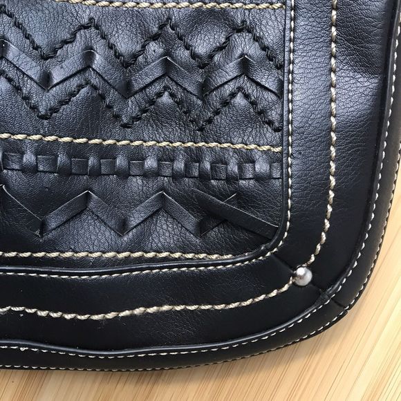 CHAPS Boho Western Country Woven Synthetic Leather Purse Crossbody - Picture 11 of 11